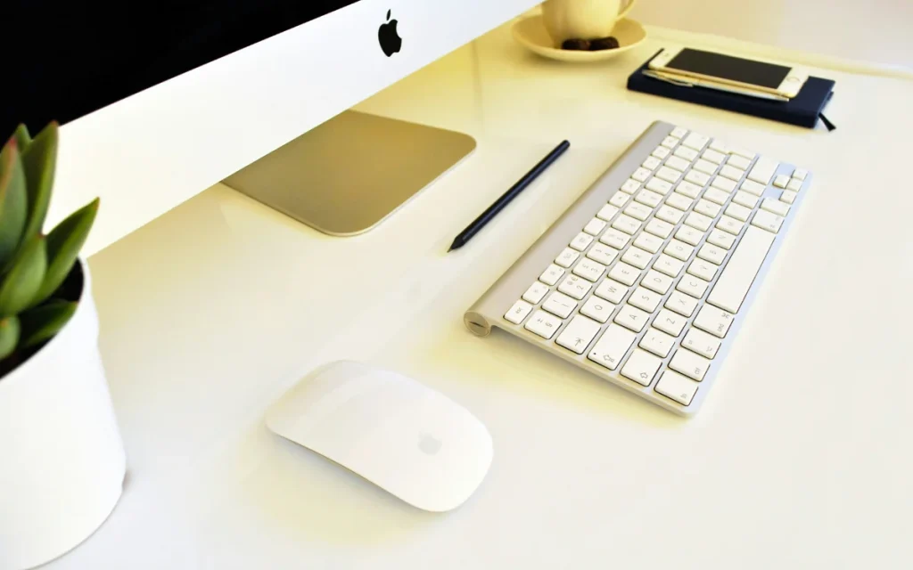 Your Apple Mac comes with some very useful keyboard shortcuts, including two that will make you a lot more organized