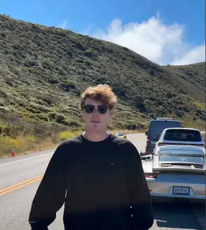 Arizona man tallies what every car that passes him for 10 mins at Monterey Car Week is worth and the total is unreal
