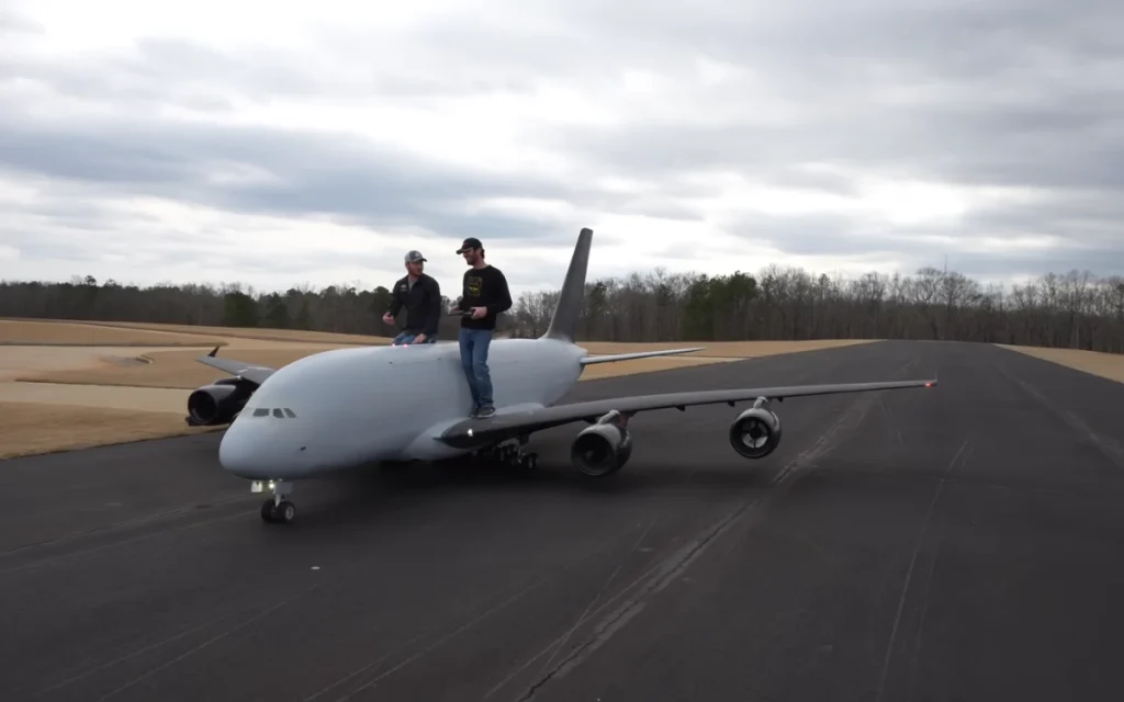 The world's biggest RC Airbus A380-800 is finally finished