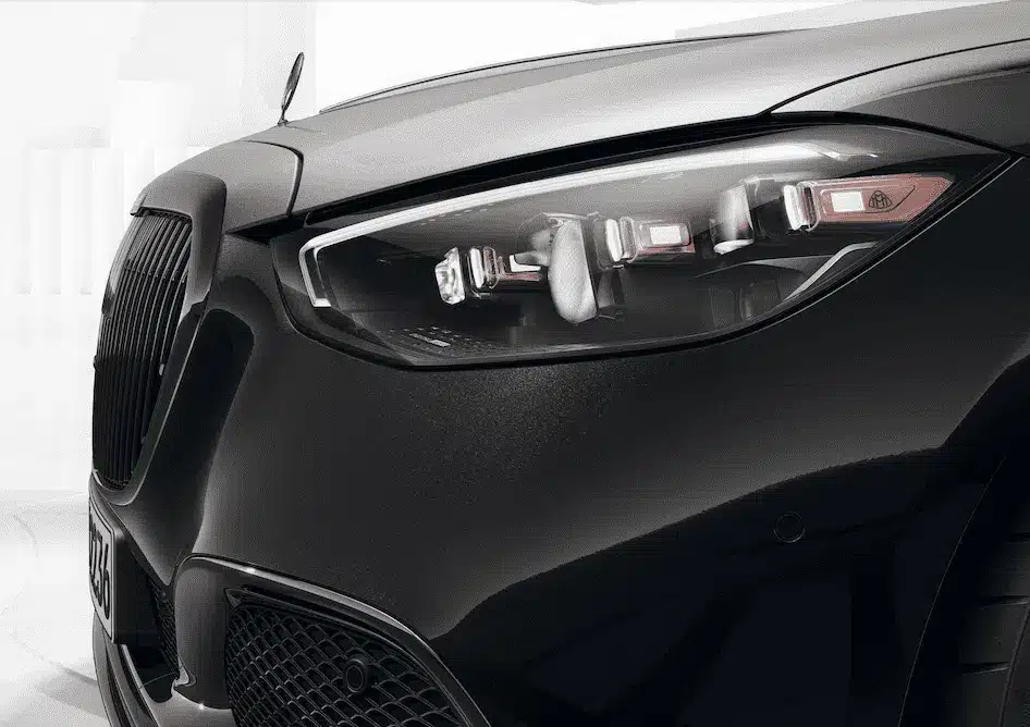 From Rolls-Royce holographic hues to a $62,000 Lamborghini color-shift, here are 9 incredible supercar paint finishes that redefine automotive art