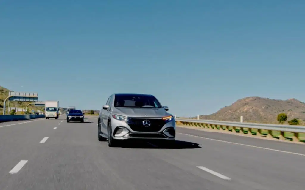 The Mercedes-Benz S580 is so smart, it knows which lane you're going to next