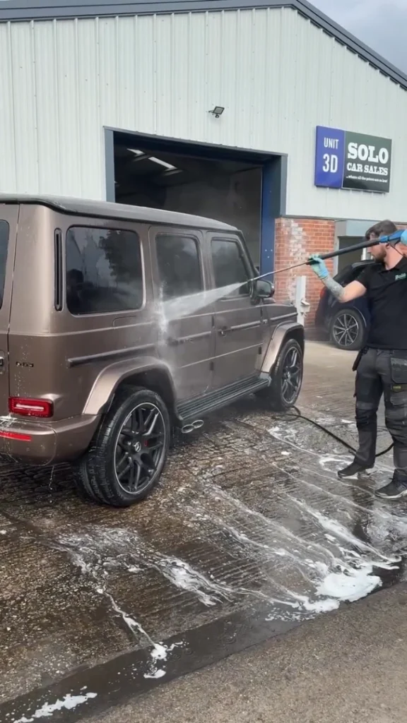 premier league Bukayo Saka Mercedes-AMG G63