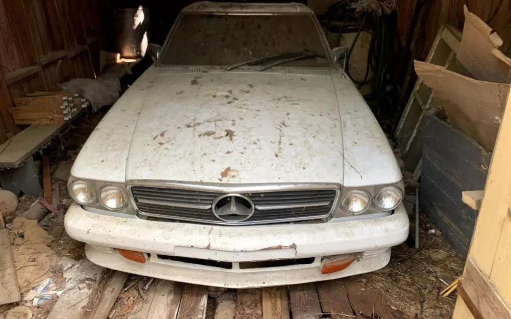 Pretty spectacular barn find has seven vintage Mercedes SL-Class R107s that are going cheap