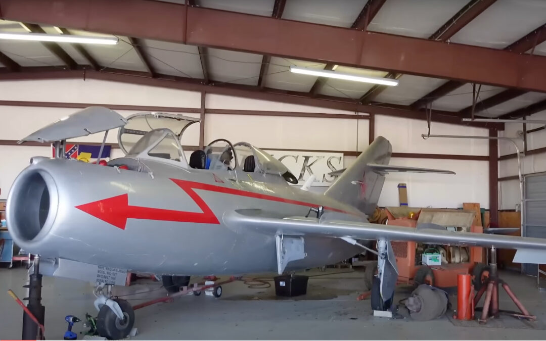 Watch these guys try to power up a fighter jet for the first time in 12 years