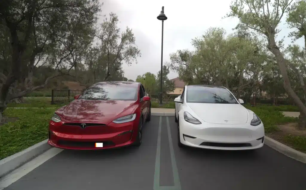 man compared old Tesla Model Y against new Model X