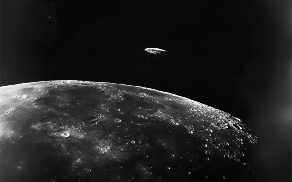 astronomer ufo moon