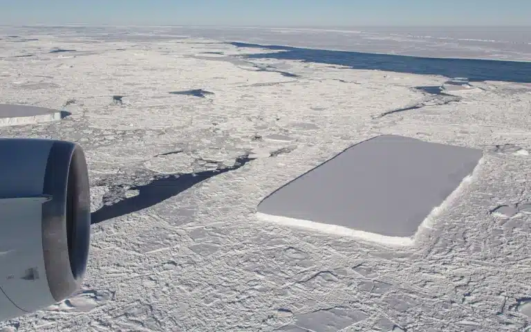 nasa perfectly rectangular iceberg