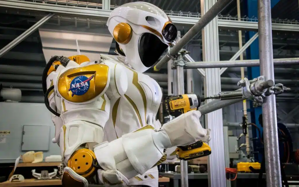 NASA humanoid robot, Valkyrie, making steps towards humans living on moon and Mars