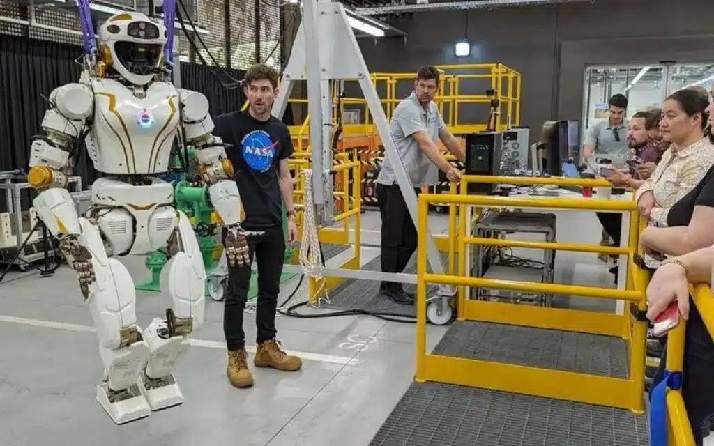 NASA humanoid robot, Valkyrie, making steps towards humans living on moon and Mars