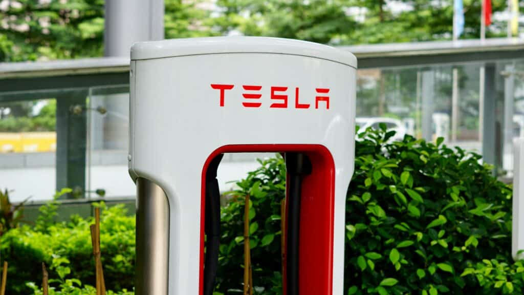 Map of Tesla Supercharger network in America shows they’re slowly taking over