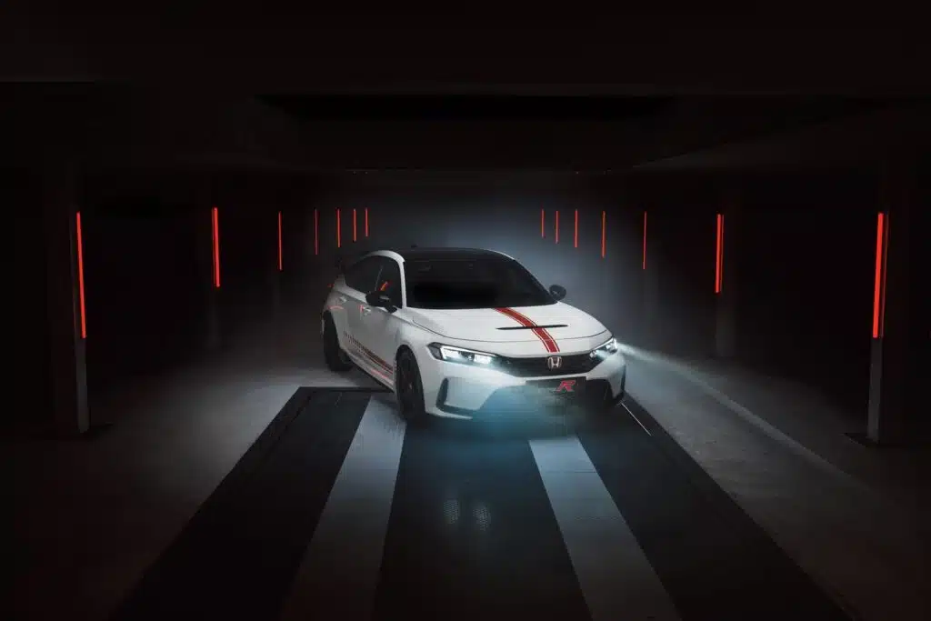 The new Honda Civic Type R "Ultimate Edition" celebrates the legacy of the iconic Type R.
