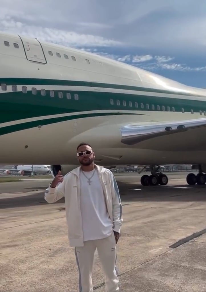 Neymar takes private jet to Saudi Arabia to play for Al-Hilal