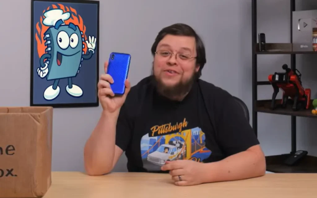 A man bought 150 used phones and has issued a warning after noticing one common trend on many of the old handsets