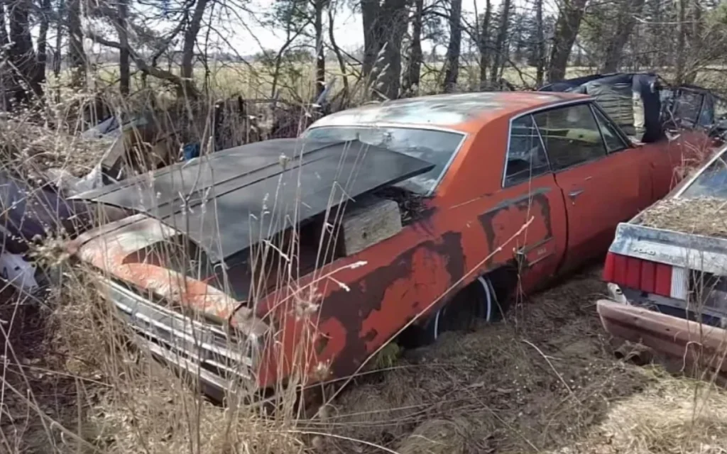 This 1965 Oldsmobile 442 that’s been sitting in a junkyard in Michigan could be an ideal restoration project, but the owner isn’t looking to sell