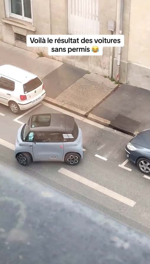 Hilarious parking fail in Citroen Ami smart car