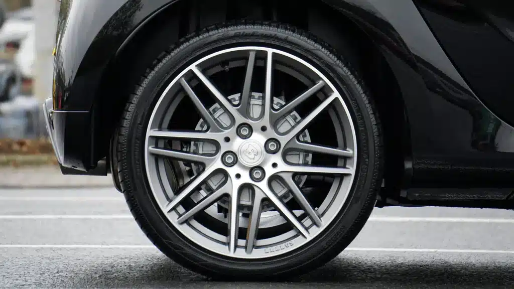 t's not common knowledge that tires are actually white they just look black on cars