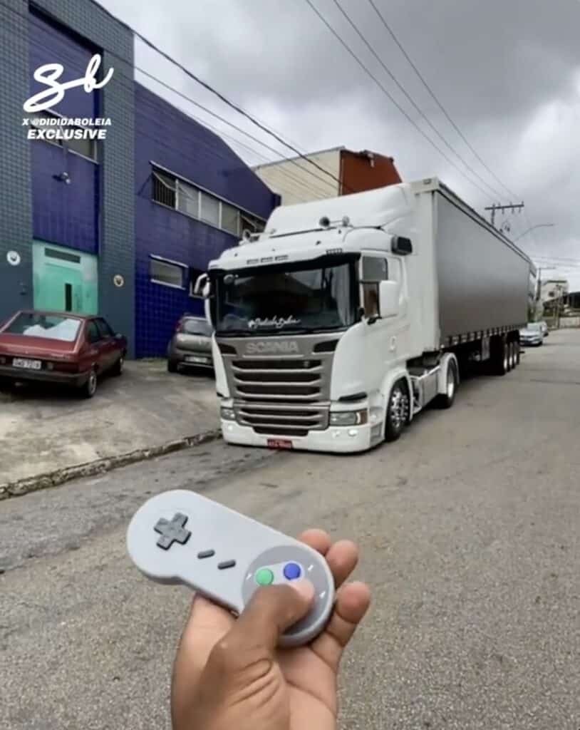 Driving trucks with Playstation controller
