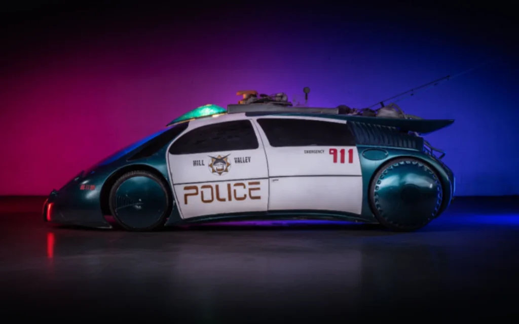 A police cruiser built on the chassis of a Pontiac Fiero chassis for the 1989 sequel Back to the Future: Part 2 is headed for auction
