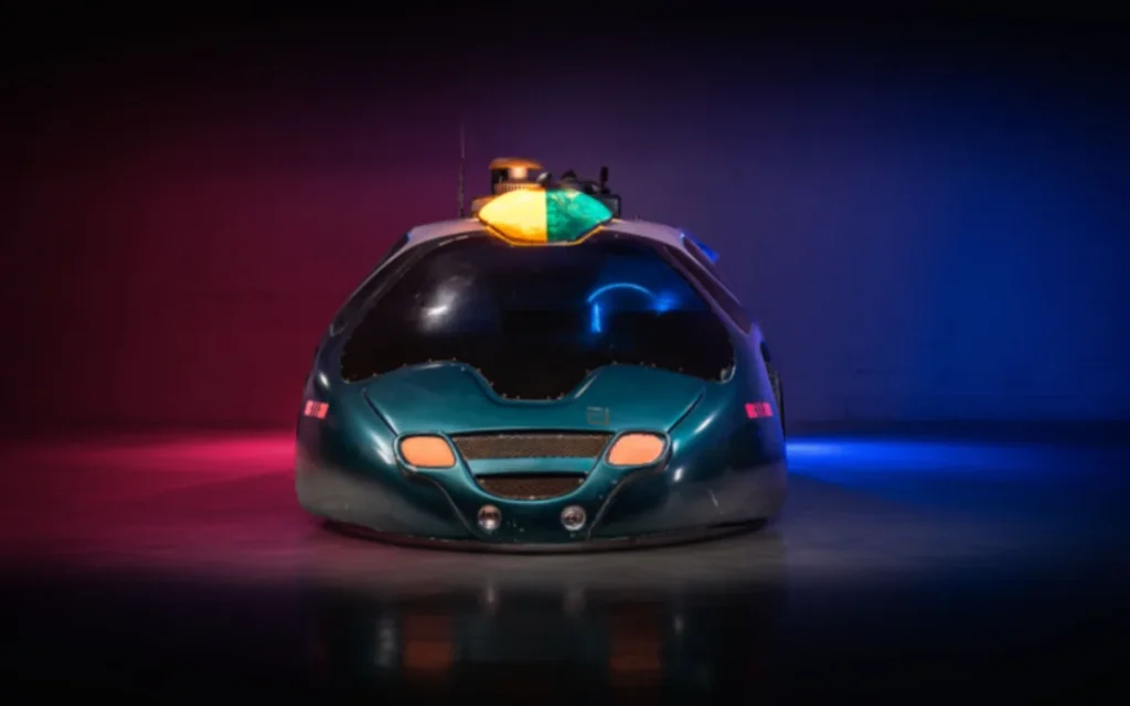 A police cruiser built on the chassis of a Pontiac Fiero chassis for the 1989 sequel Back to the Future: Part 2 is headed for auction