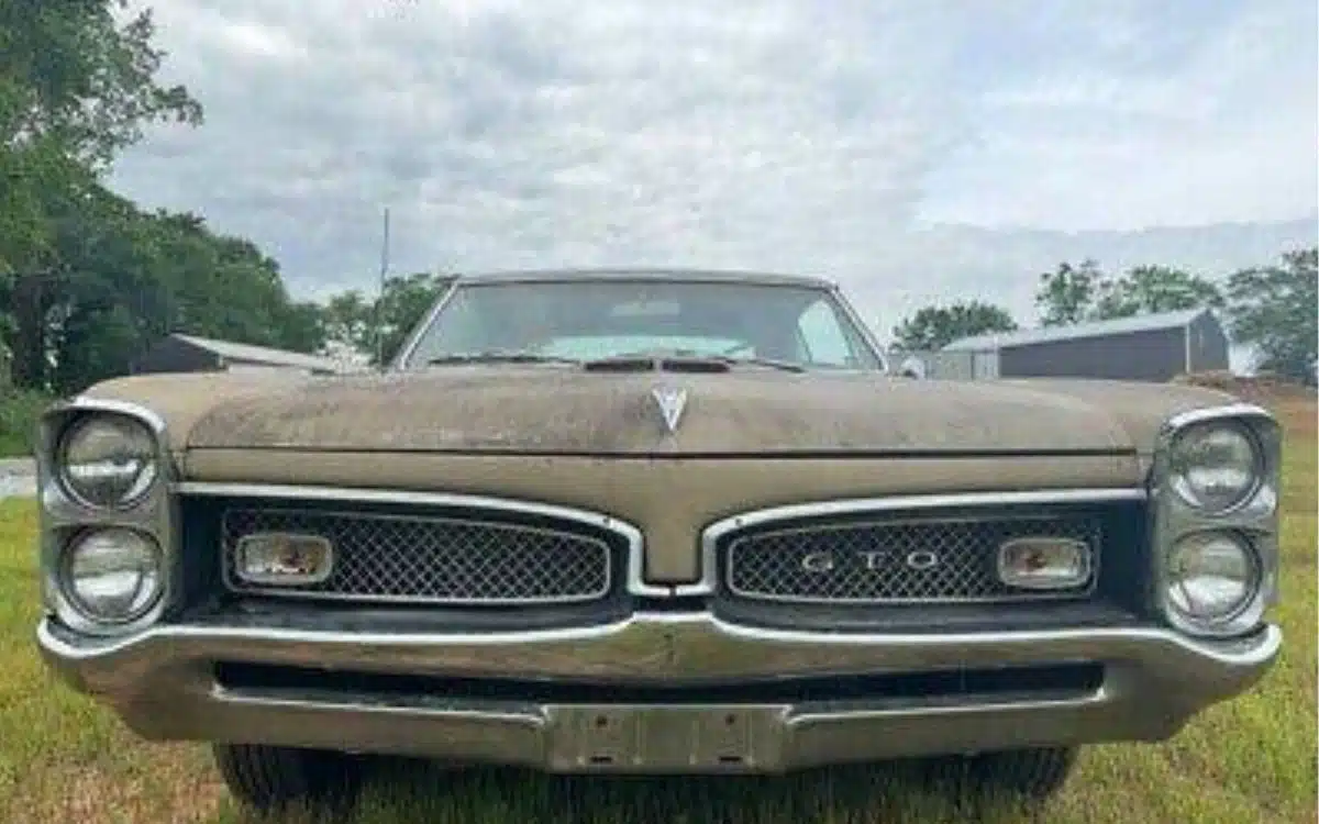1967 Pontiac GTO barn find came with a rare surprise inside