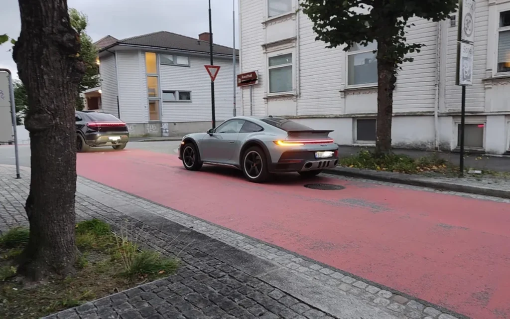 A Porsche 911 Dakar is turning heads in Norway after being spotted on the school run, proving the rally 911 makes the ultimate daily driver