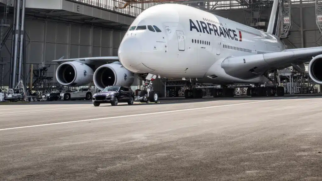 Porsche Cayenne did the unthinkable with an Airbus A380 and set a record in the process