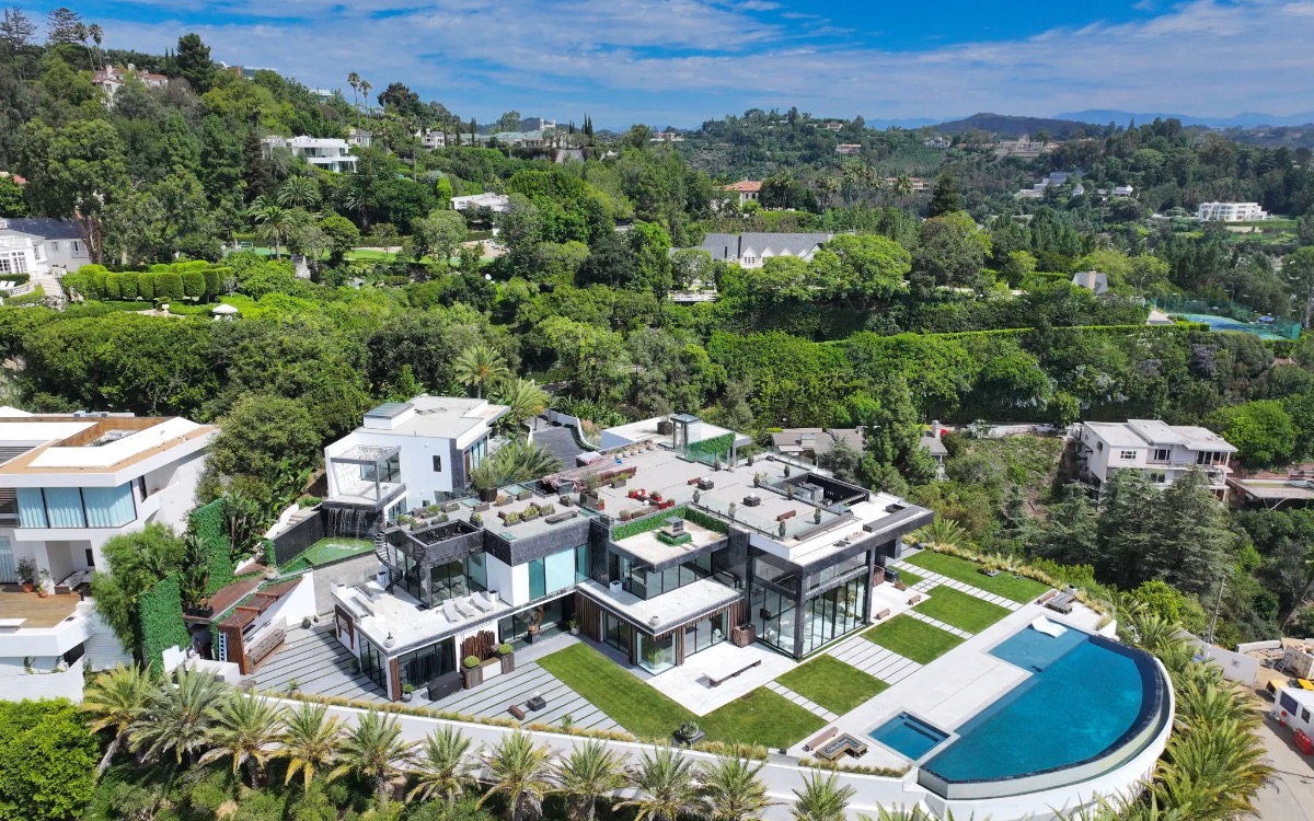  2B Powerball Winner Edwin Castro Drops 47M On LA Mansion