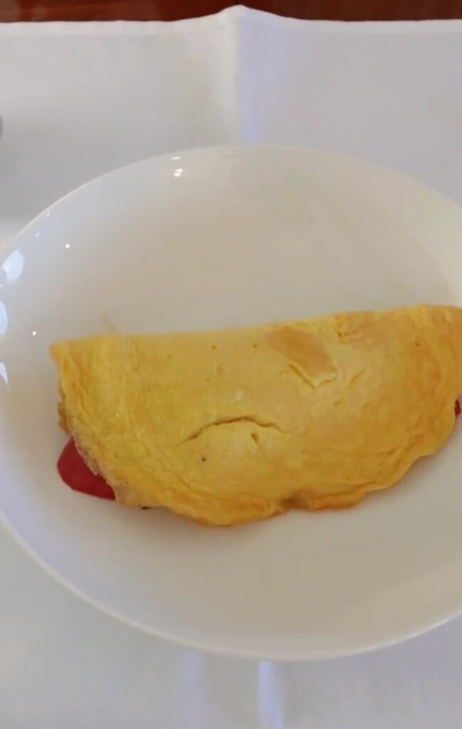 private jet food, omelette