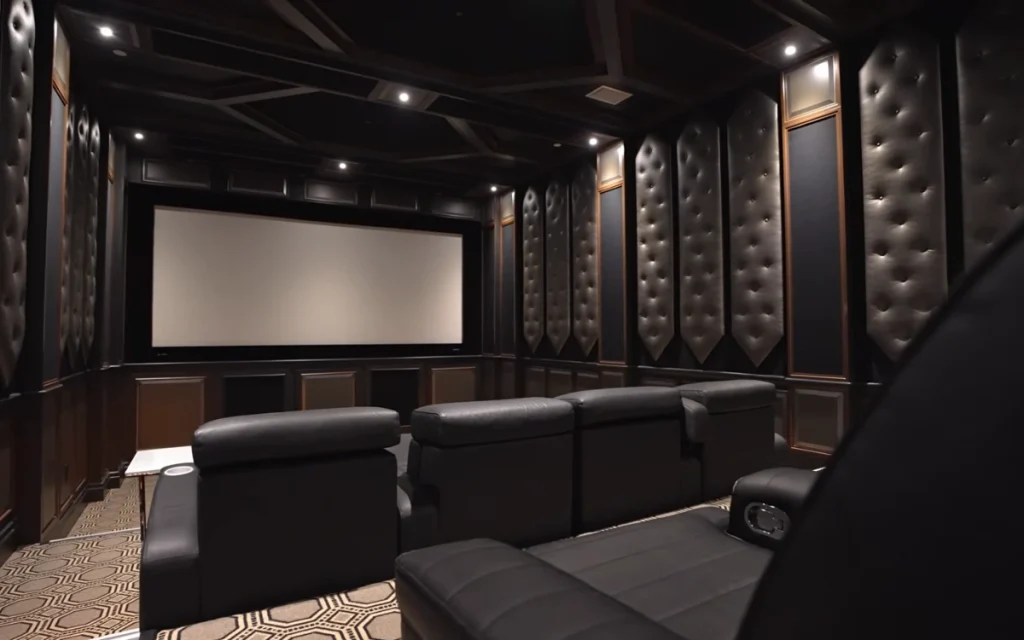 A $30M Florida mansion is making waves after real estate content creator Ben Mallah gave viewers a look inside one of the most over-the-top beachfront homes imaginable.