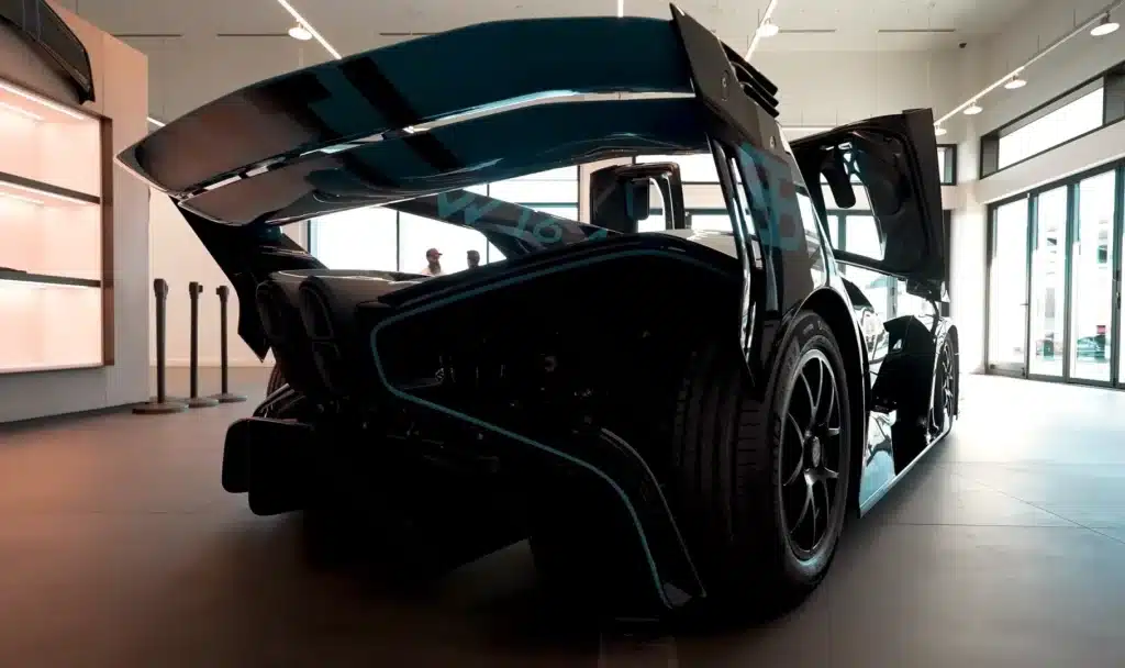 From Rolls-Royce holographic hues to a $62,000 Lamborghini color-shift, here are 9 incredible supercar paint finishes that redefine automotive art