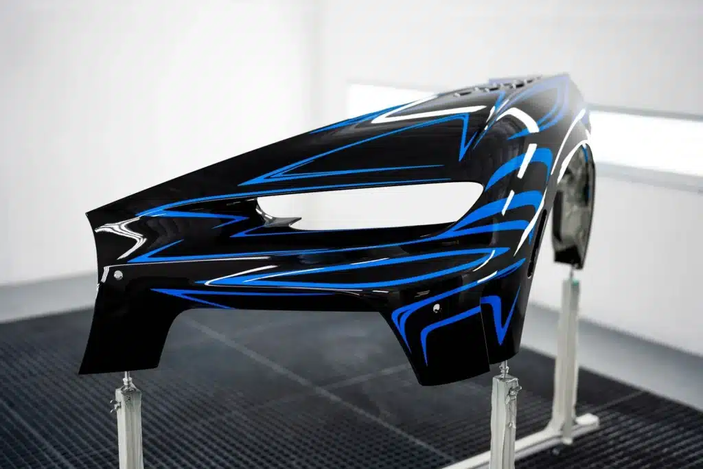 Matching Bugatti Chiron Super Sport supercar demos work to customize