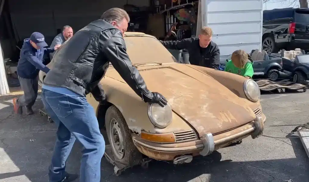 man found Porsche 912 in Missouri garage after two years