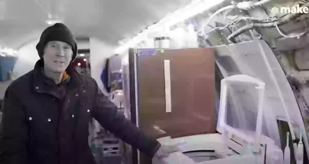 Oregon man bought an entire Boeing 737 from a salvage yard just to live in it