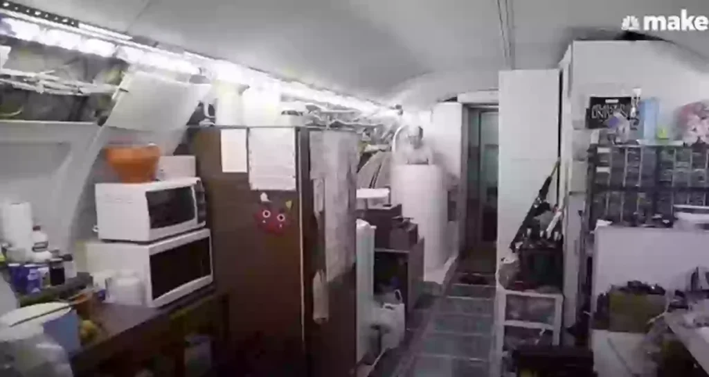 Oregon man bought an entire Boeing 737 from a salvage yard just to live in it
