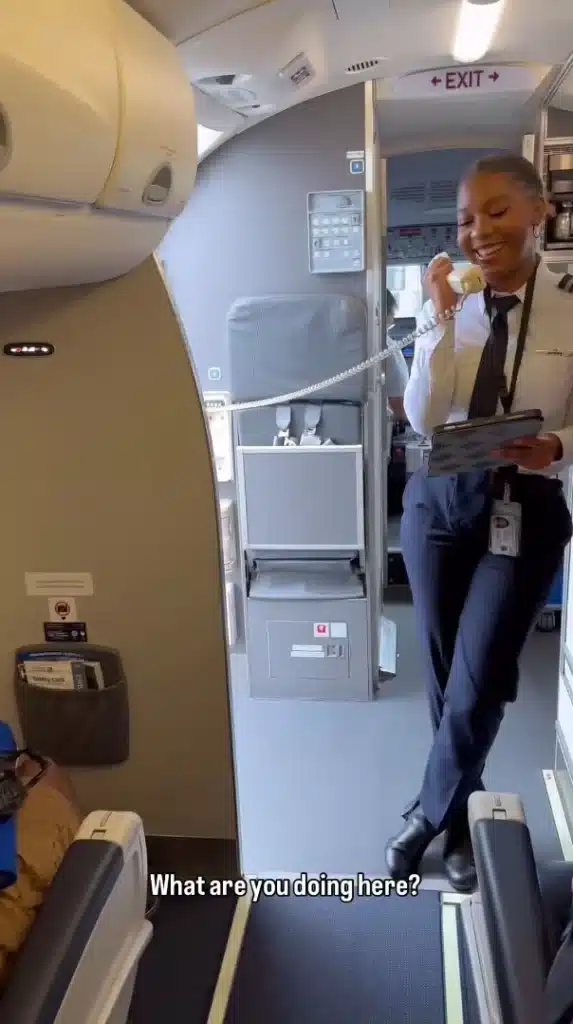 Daughter surprised dad on flight by showing she was the pilot