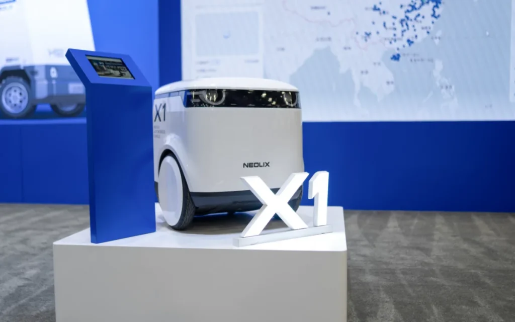 China-based Neolix has unveiled its next-generation AI-powered autonomous RoboVan, and its dinky size makes it an ideal delivery bot for cities