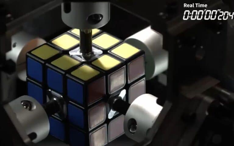 robot solves Rubik's cube in 0.3 seconds