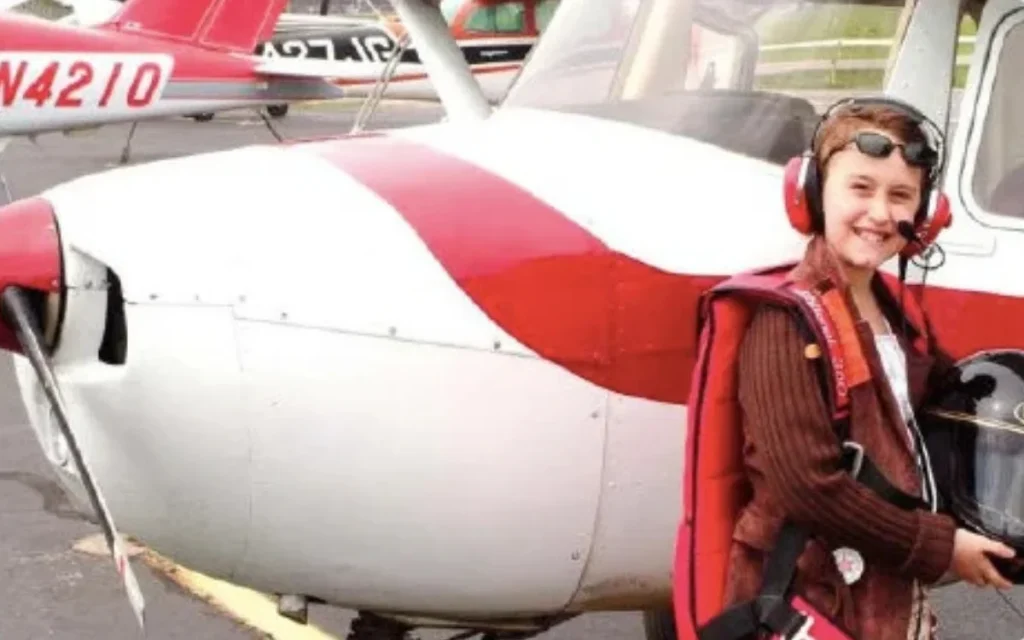 'Next Einstein' Chicago physicist Sabrina Gonzalez Pasterski built and flew her own plane as a teen before Stephen Hawking cited her work