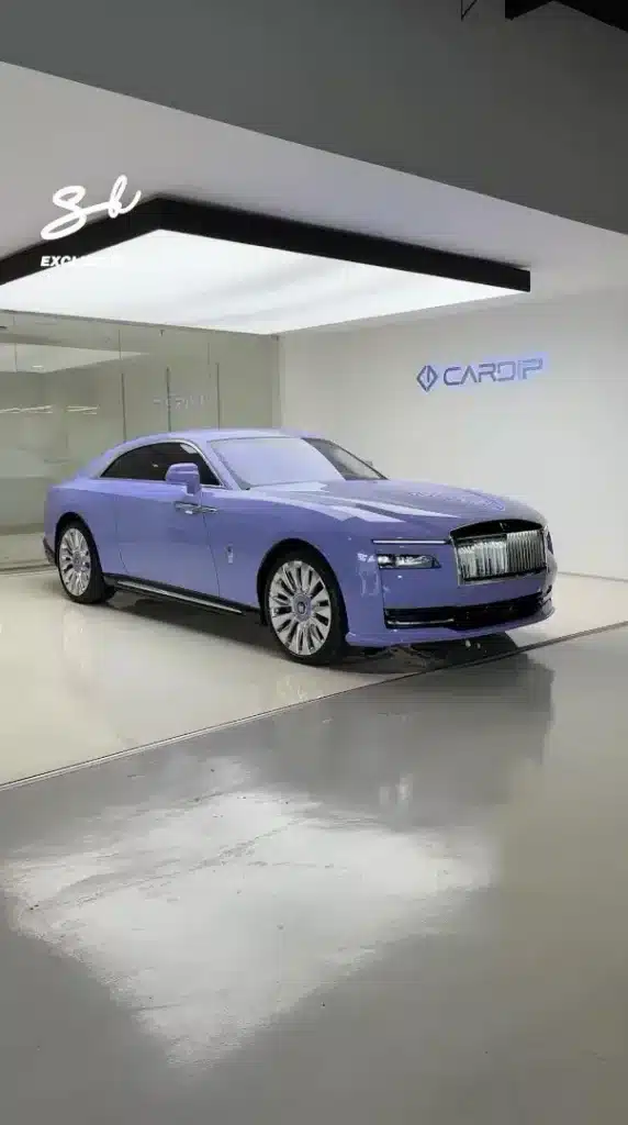 From Rolls-Royce holographic hues to a $62,000 Lamborghini color-shift, here are 9 incredible supercar paint finishes that redefine automotive art