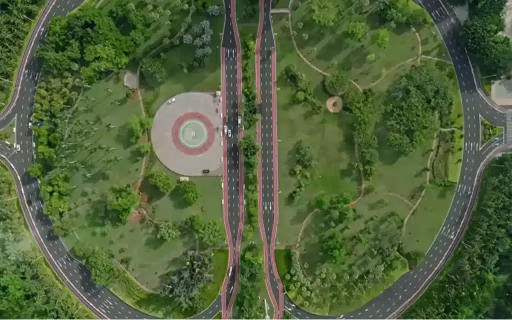 Dongchedi staged a self-driving test, putting 26 cars through 234 real-world challenges from scooters to child mannequins to see who could handle city chaos