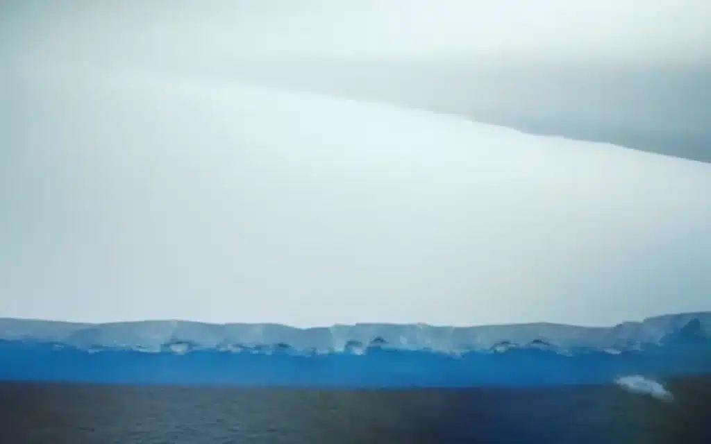 The Dubai iceberg project aimed to tow an iceberg from Antarctica to the UAE, a bold plan that melted away before it became reality