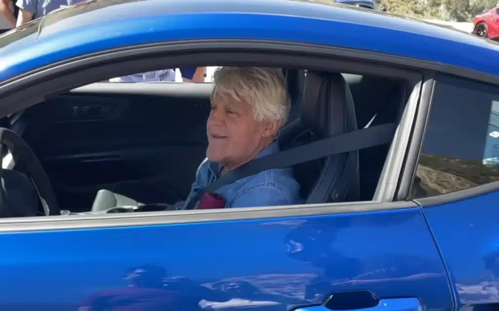Jay Leno showed up uninvited to a Supra meet in his brand-new Mustang GTD, stealing the spotlight and leaving car fans stunned