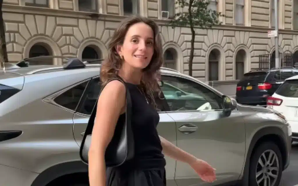 This NYC girl boss turned car-sitting into a viral side hustle, earning hundreds a day saving drivers from parking tickets