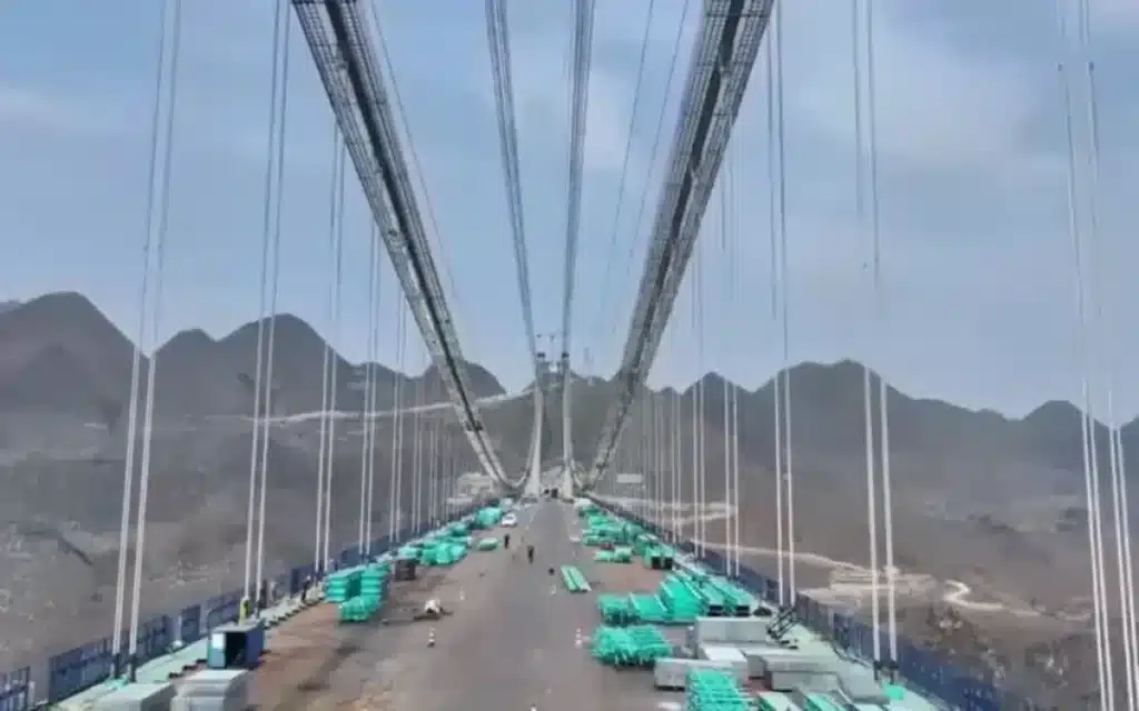 From vanishing bridges to mind-bending roundabouts, explore 10 of the most unusual road features worldwide – each with a story that’ll amaze you