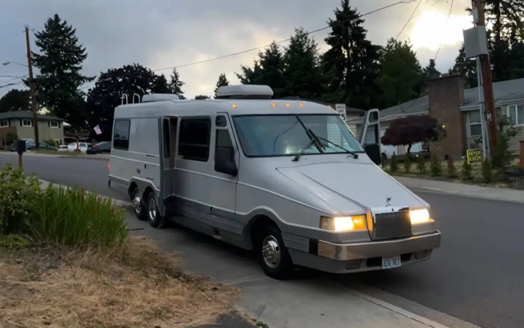 The 1987 EMC Starfire is an RV so rare this YouTube crew bought it on the spot, only for it to almost immediately derail their road trip plans.