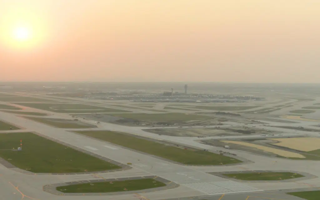 How one of the world's busiest airports, Chicago O'Hare, uses smart runway design to handle massive traffic – even in snow.