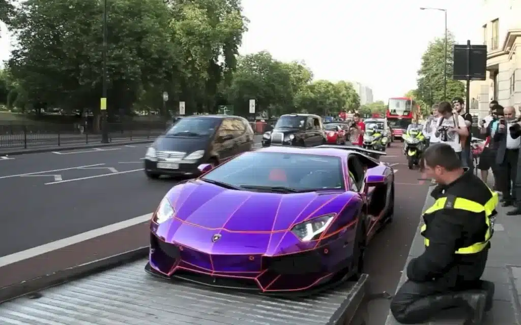 This incredible-looking glow-in-the-dark Lamborghini Aventador was seized by police just 48 hours after it landed in London