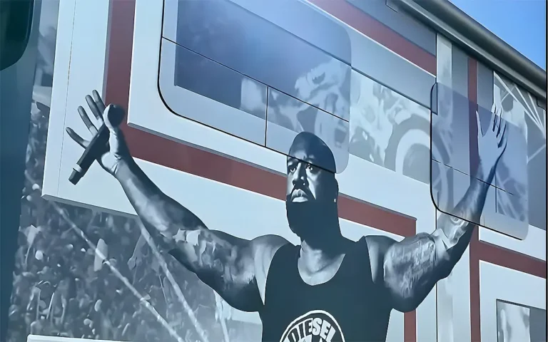 shaq-personal-dj-tour-bus