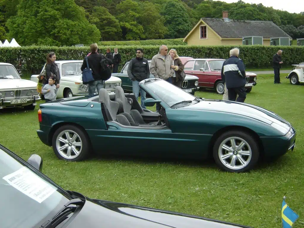 BMW Z1 Roadster with vertical sliding doors