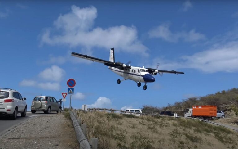 Plane landing at St Barts